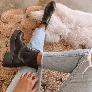 Dirty Laundry Montana Platform Chelsea 